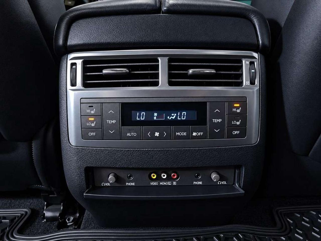 2011 Lexus LX 570 LX 570 / NAVI / Leather / Sunroof / Heated & Cooled Seats / 360 Camera / 4WD Photo