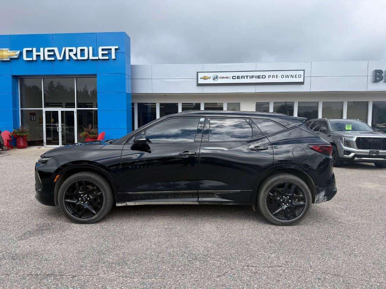 2024 Chevrolet Blazer ALL WEATHER MATS. FRONT VENTILATED AND HEATED SEATS. REAR HEATED SEATS. HD SURROUND VISION. HITCH GUIDANCE. Photo