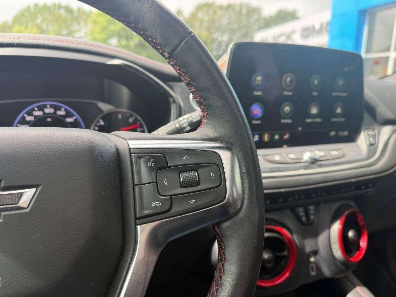 2024 Chevrolet Blazer ALL WEATHER MATS. FRONT VENTILATED AND HEATED SEATS. REAR HEATED SEATS. HD SURROUND VISION. HITCH GUIDANCE. Photo