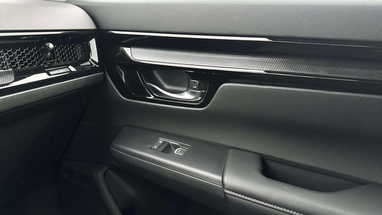 2025 Honda CR-V Sport Photo
