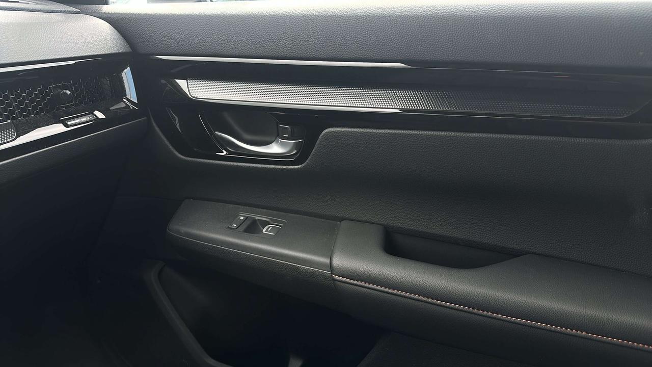 2025 Honda CR-V Touring Photo