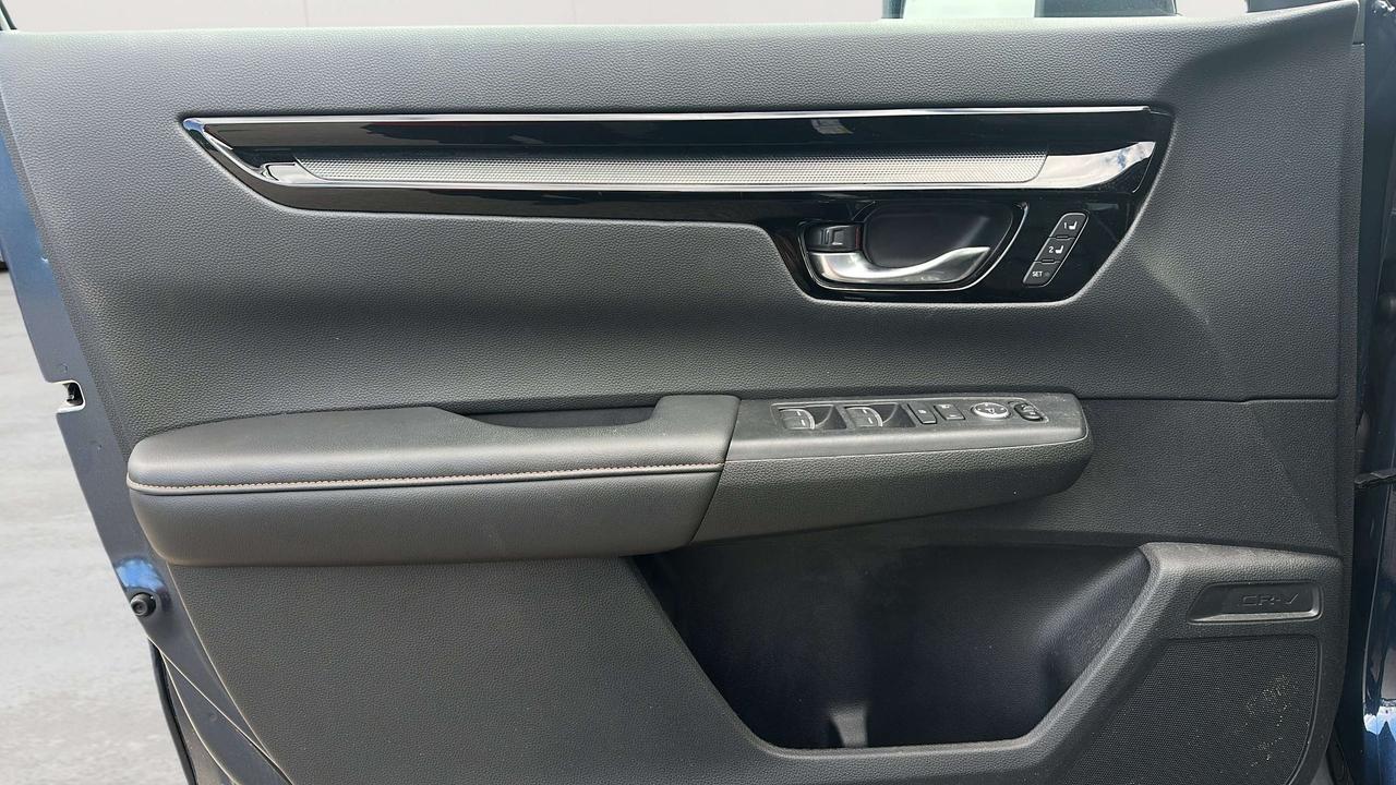2025 Honda CR-V Touring Photo
