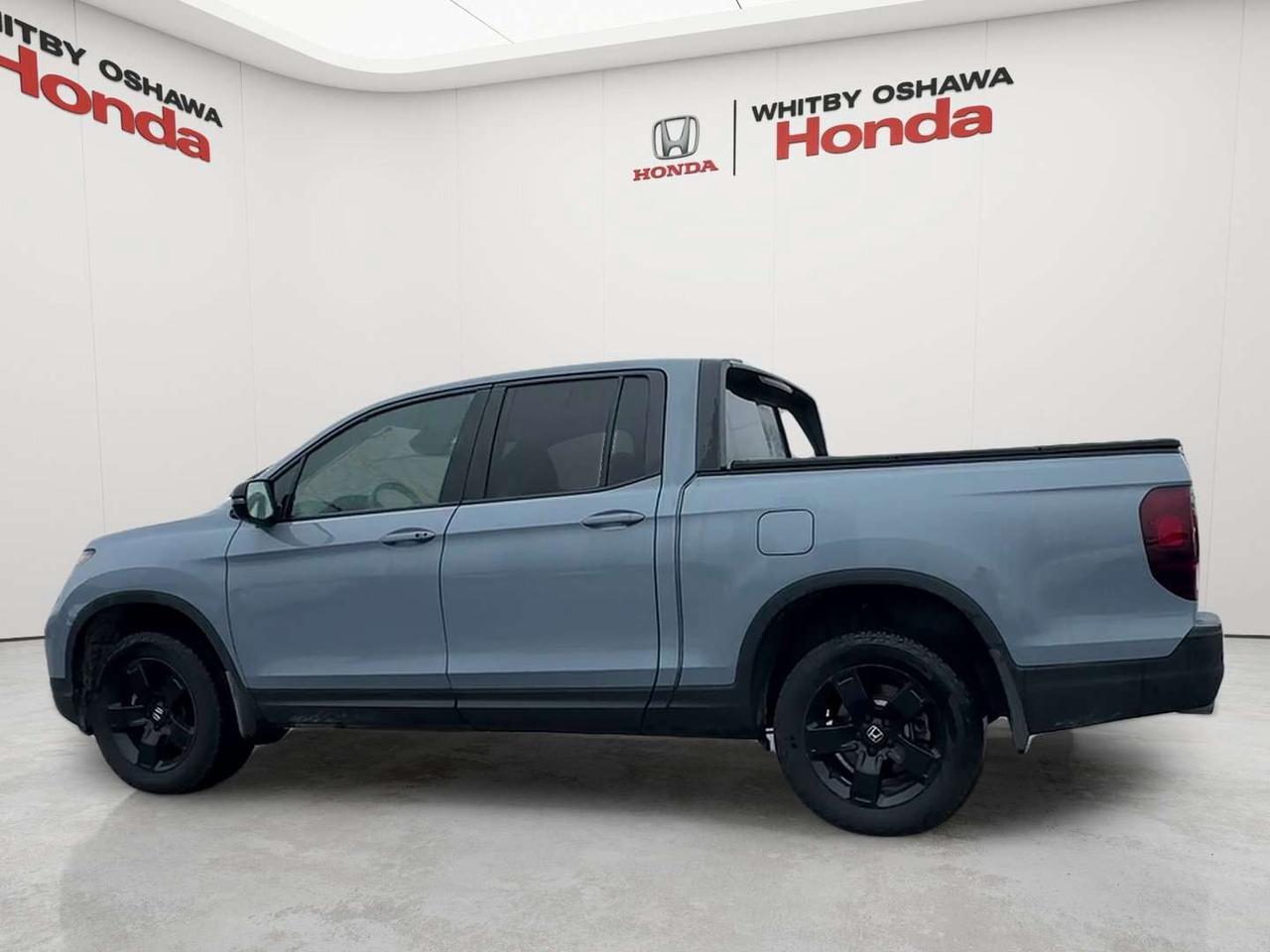 2025 Honda Ridgeline Black Edition Photo3