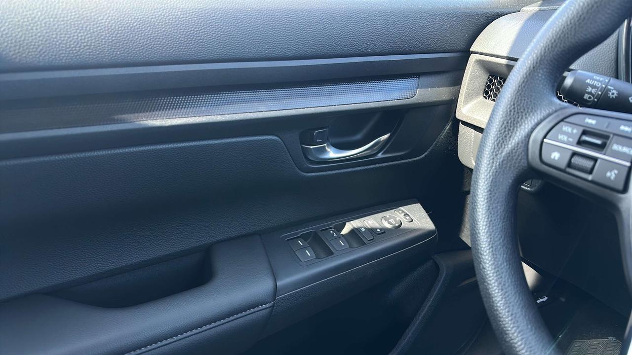 2025 Honda CR-V LX Photo