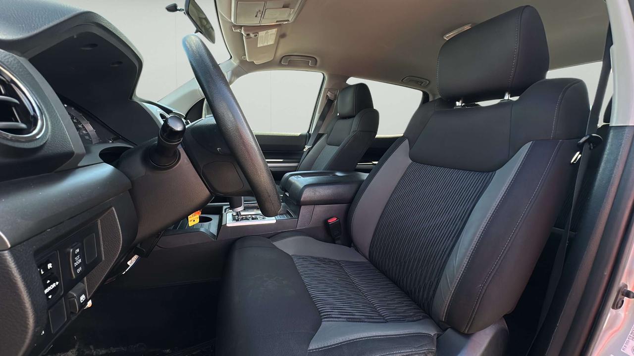 2015 Toyota Tundra SR5 Photo