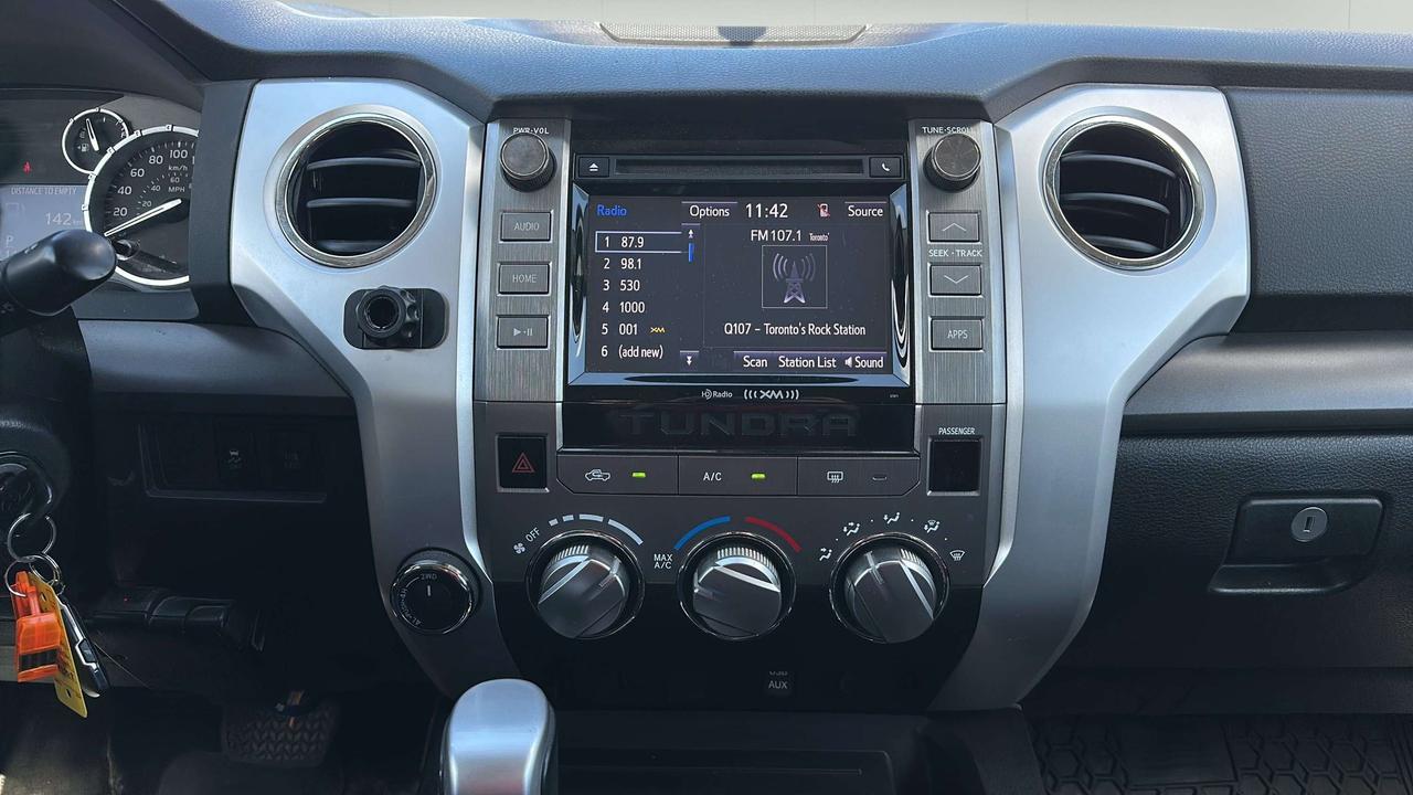 2015 Toyota Tundra SR5 Photo