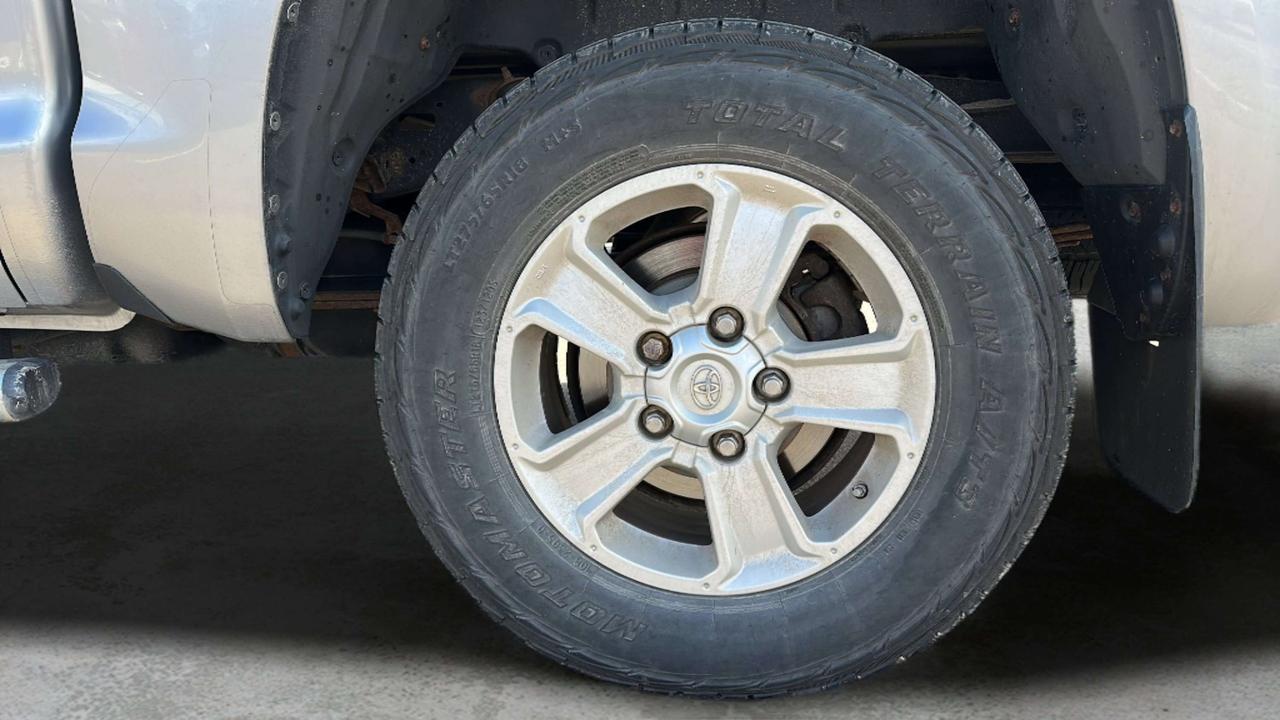2015 Toyota Tundra SR5 Photo