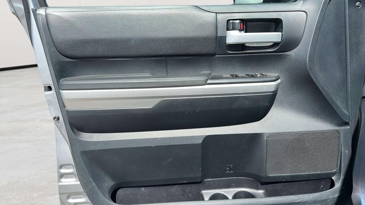 2015 Toyota Tundra SR5 Photo