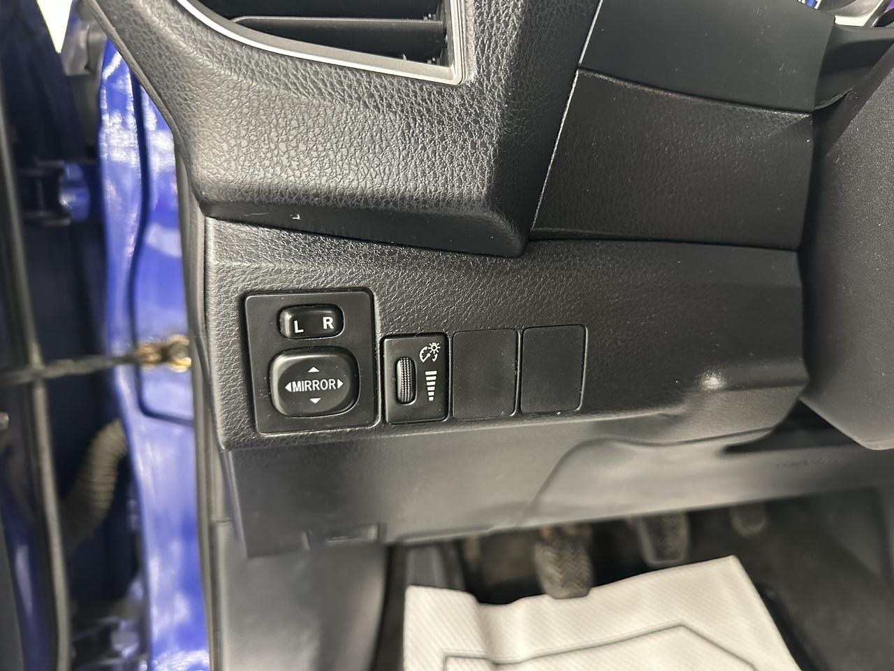 2015 Toyota Corolla S Photo40