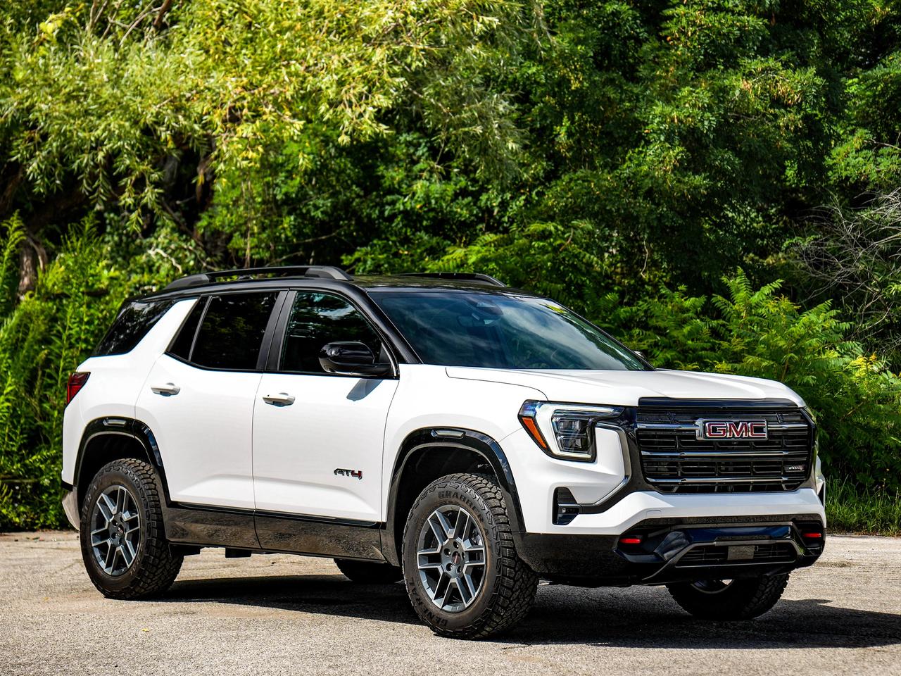 2027 GMC Terrain AWD AT4 Photo5
