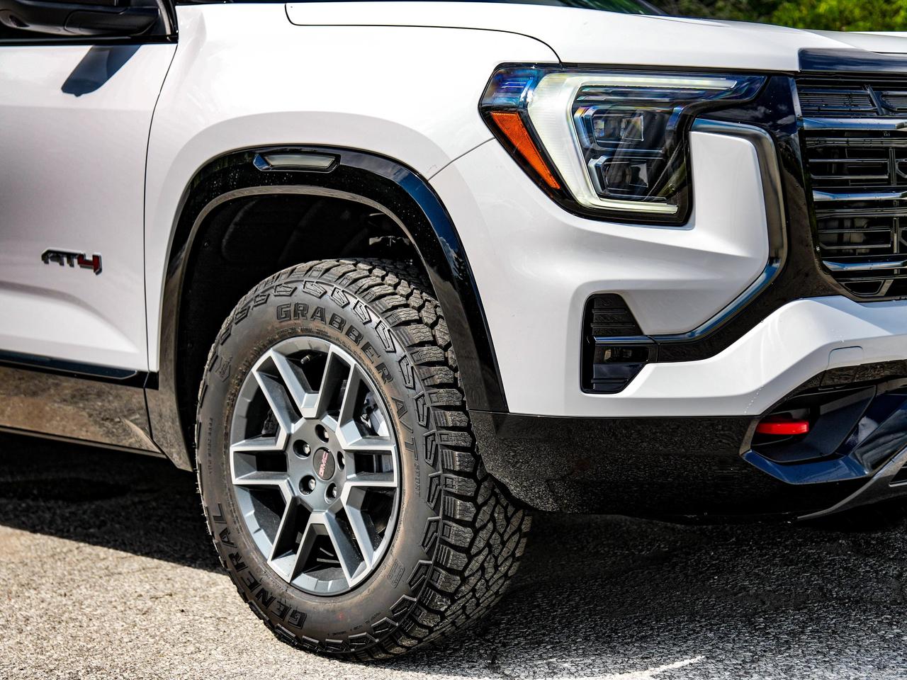 2027 GMC Terrain AWD AT4 Photo3