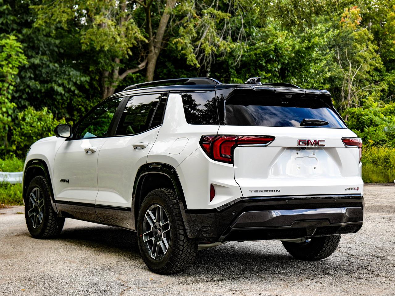 2027 GMC Terrain AWD AT4 Photo