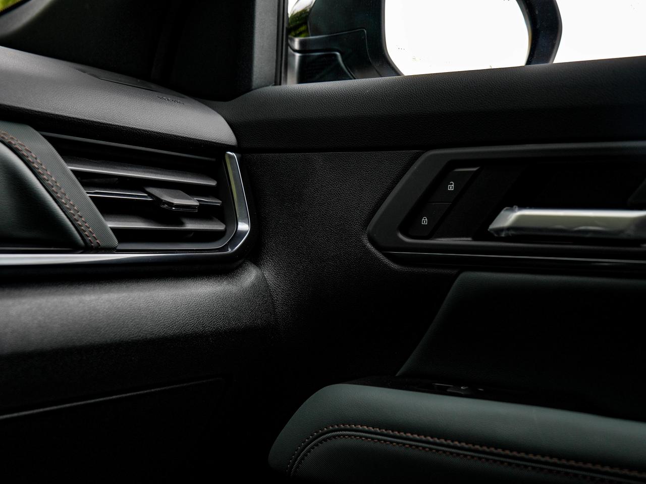2027 GMC Terrain AWD AT4 Photo