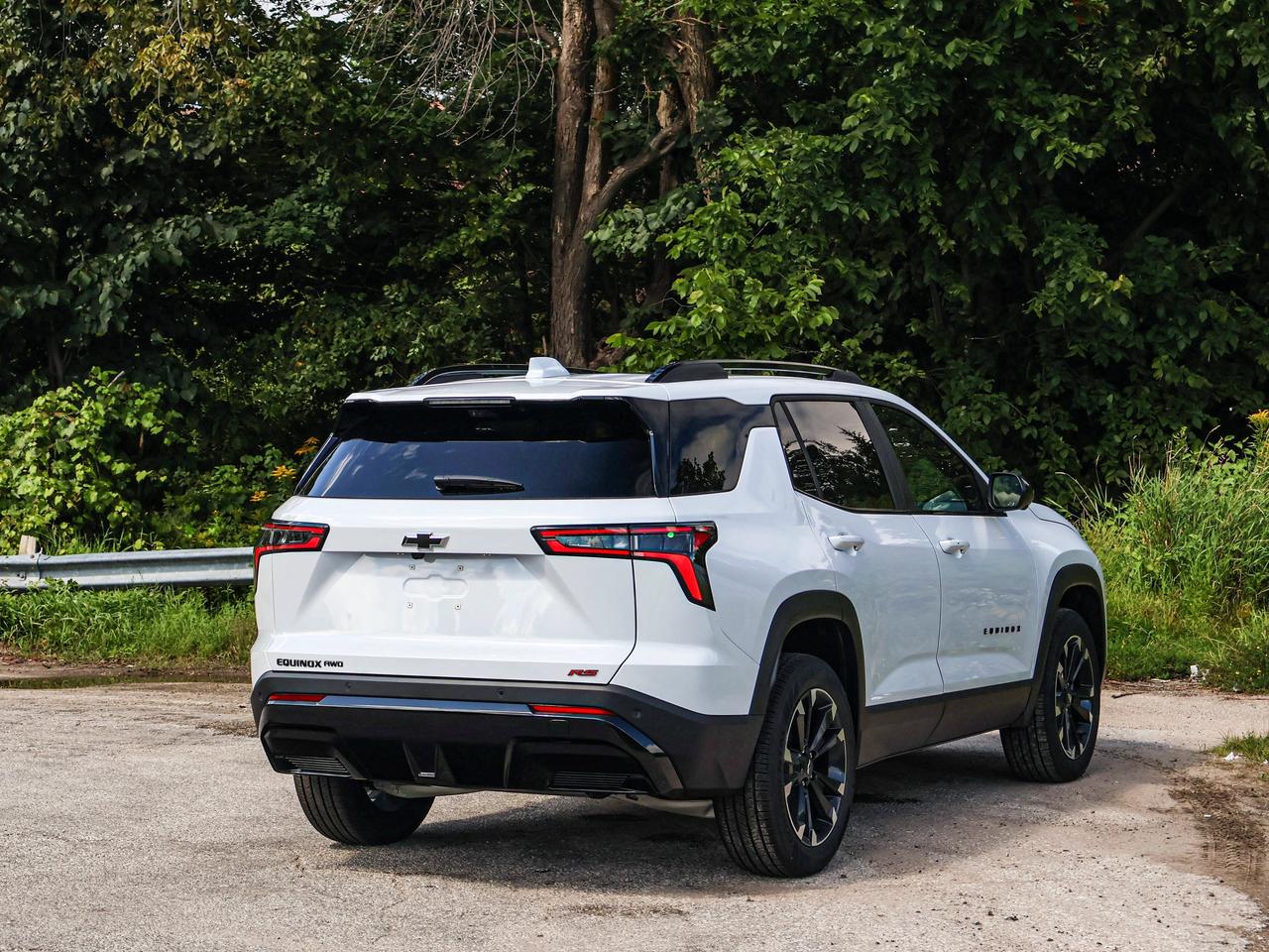 2027 Chevrolet Equinox AWD RS Photo