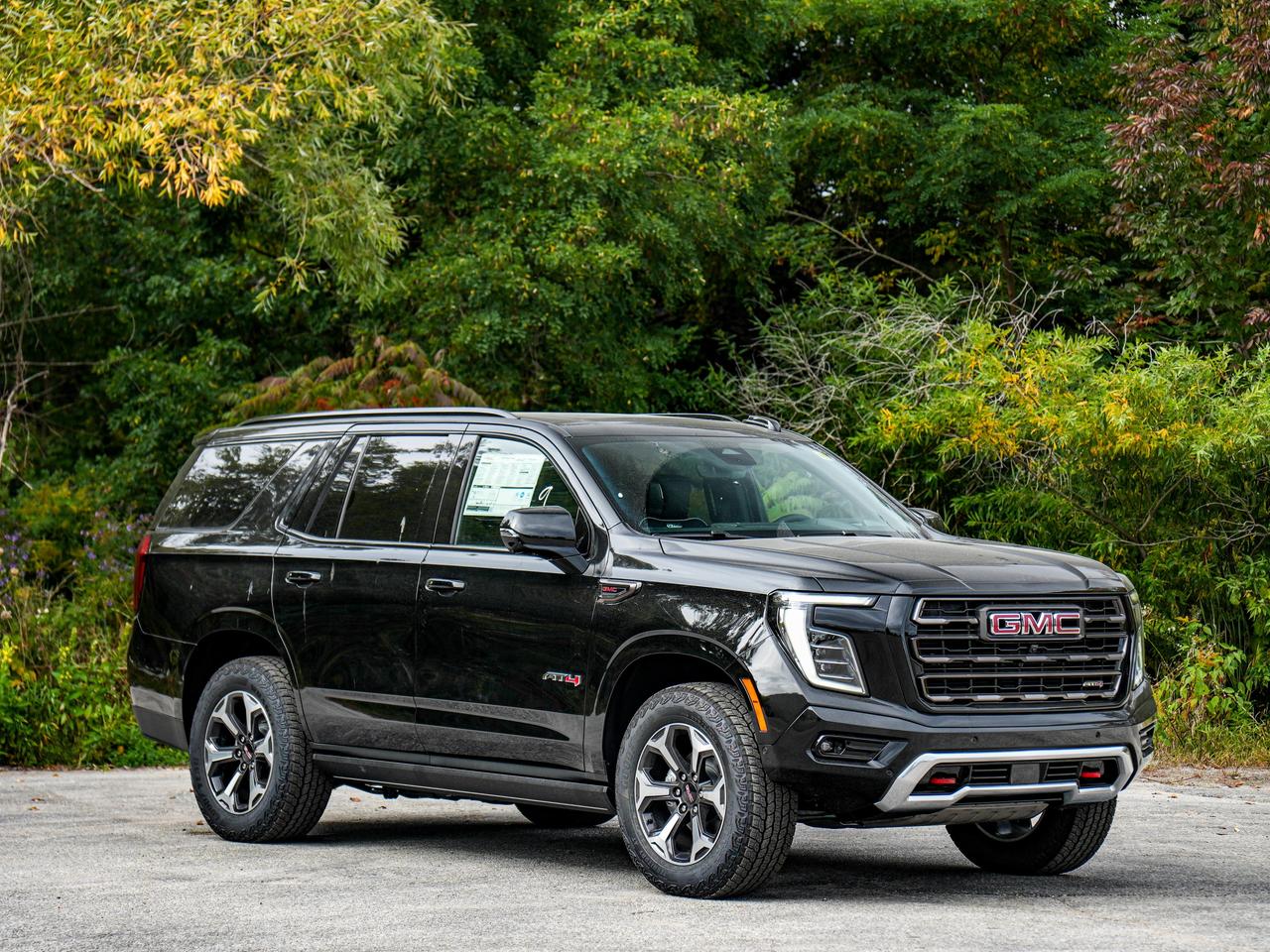 2026 GMC Yukon AT4 Ultimate Photo2