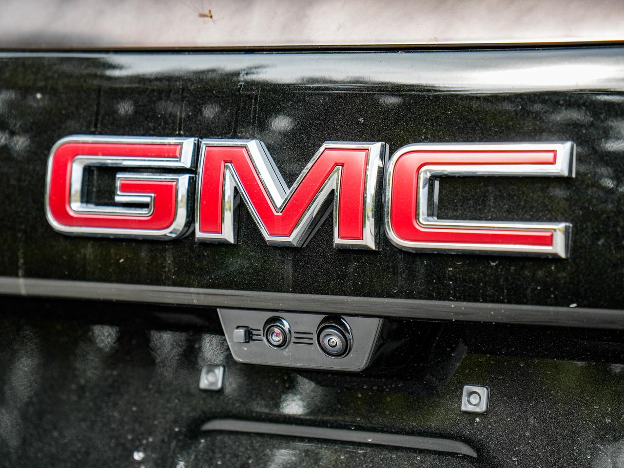2026 GMC Yukon AT4 Ultimate Photo