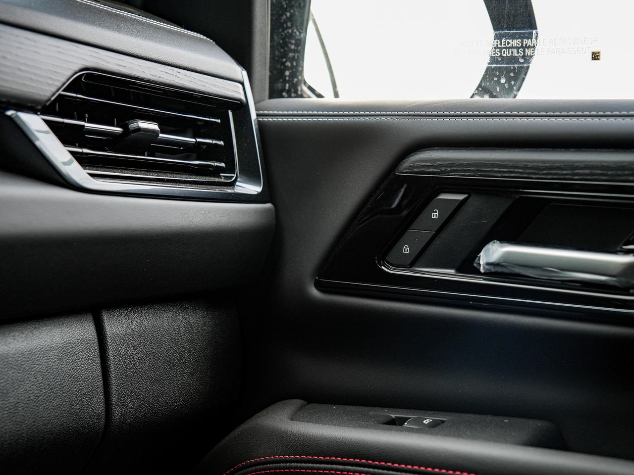 2026 GMC Yukon AT4 Ultimate Photo