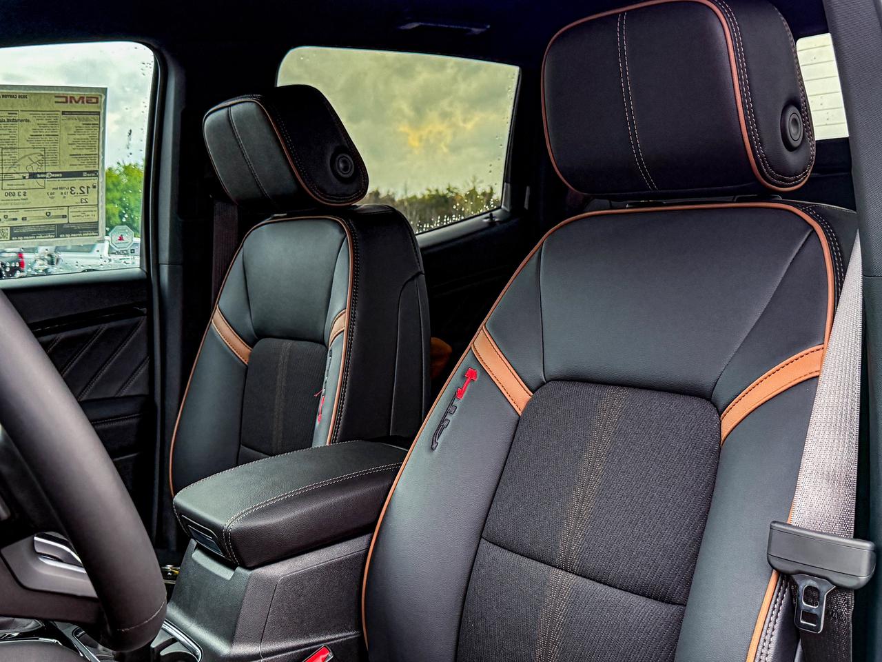 2026 GMC Canyon AT4 Photo