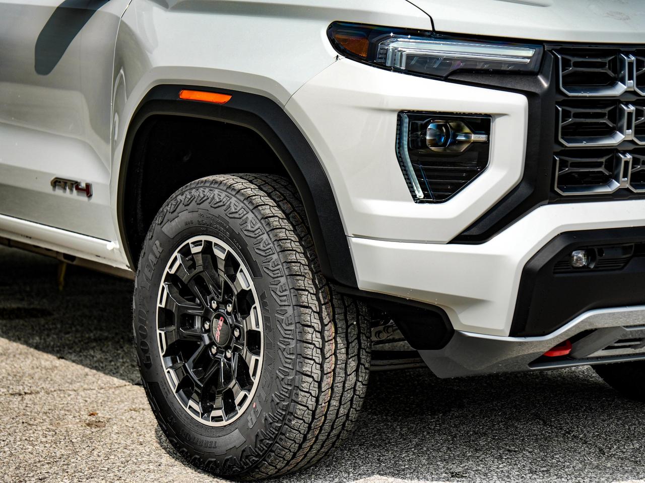 2026 GMC Canyon AT4 Photo3