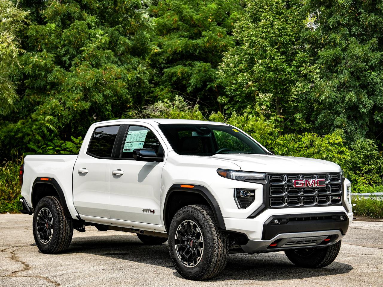 2026 GMC Canyon AT4 Photo5