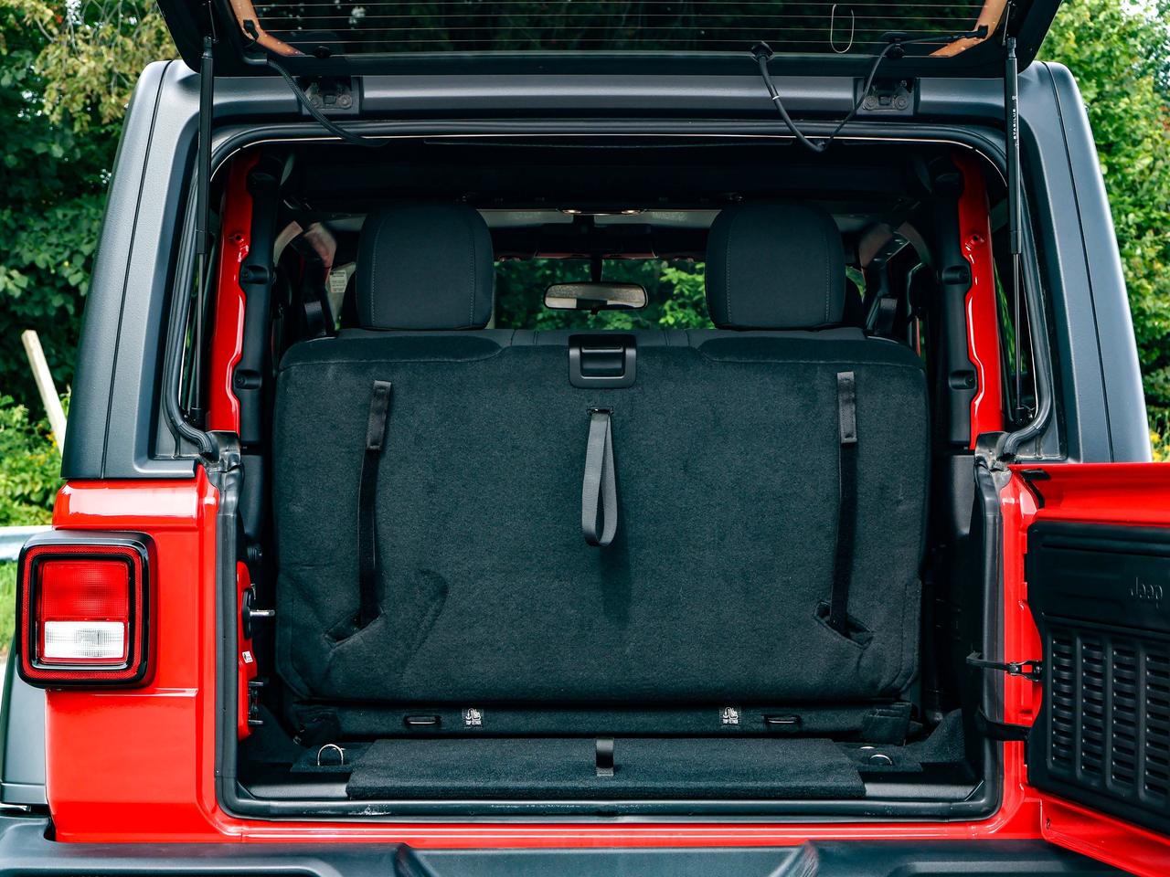 2021 Jeep Wrangler Sport S Photo