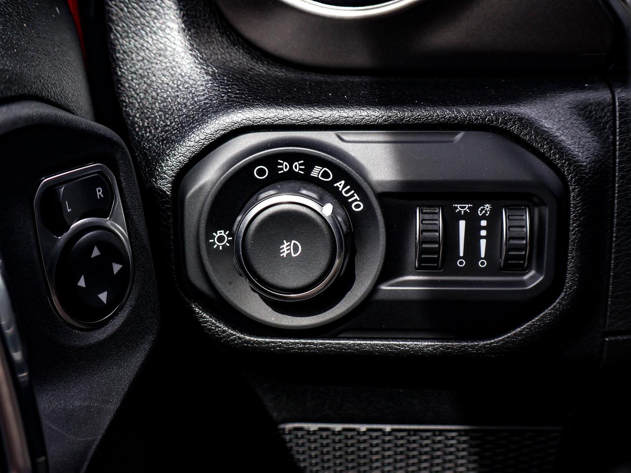 2021 Jeep Wrangler Sport S Photo