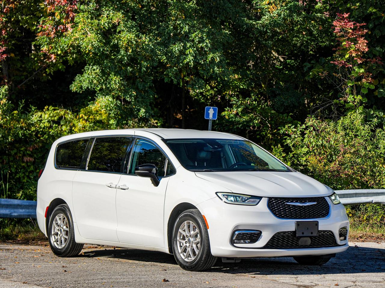 2024 Chrysler Pacifica Touring-L Photo
