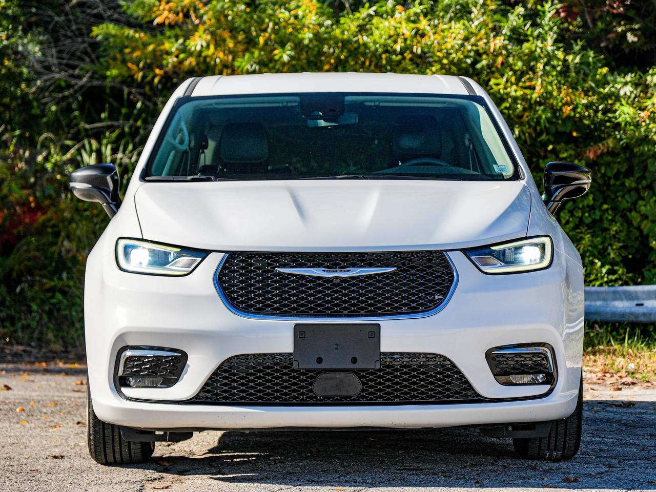 2024 Chrysler Pacifica Touring-L Photo