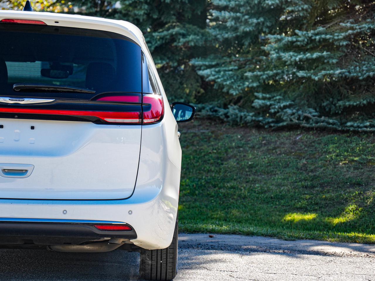 2024 Chrysler Pacifica Touring-L Photo