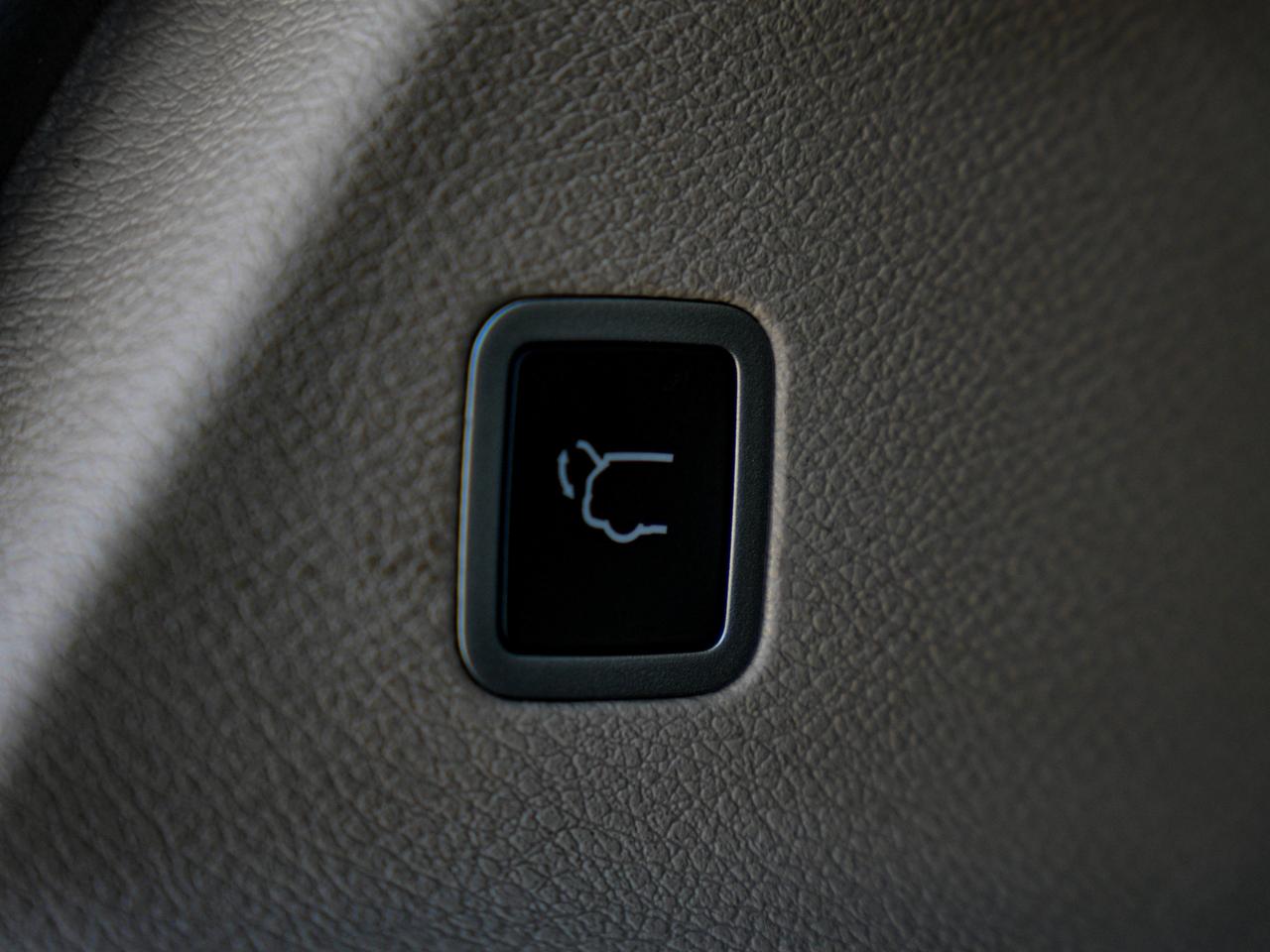 2024 Chrysler Pacifica Touring-L Photo