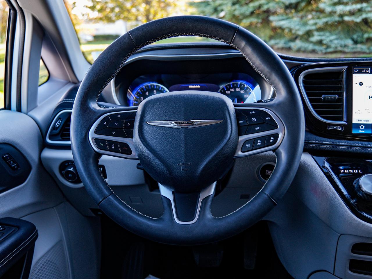 2024 Chrysler Pacifica Touring-L Photo