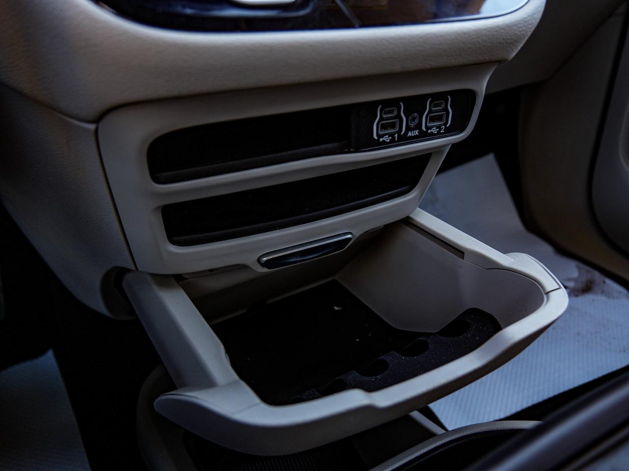 2024 Chrysler Pacifica Touring-L Photo