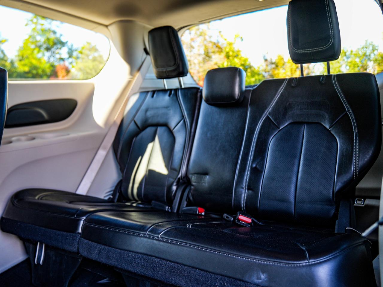 2024 Chrysler Pacifica Touring-L Photo
