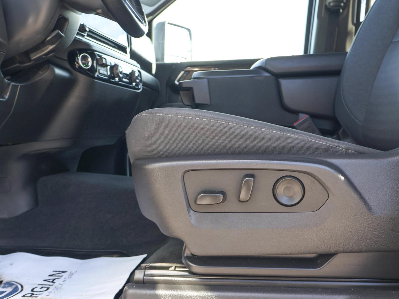 2025 Chevrolet SILVERADO 2500HD LT Photo