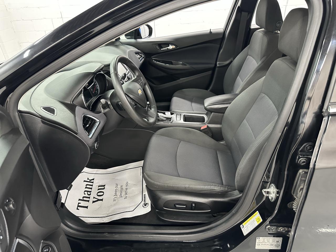 2018 Chevrolet Cruze LT Photo5