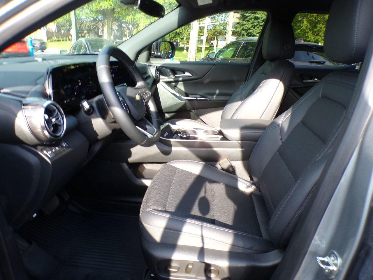 2026 Chevrolet Equinox AWD LT Photo