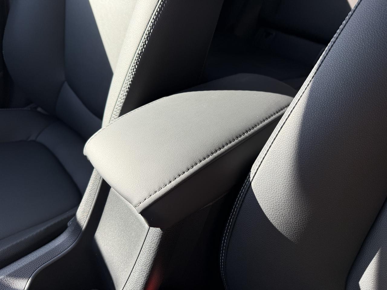 2026 Toyota Corolla Cross XLE Photo