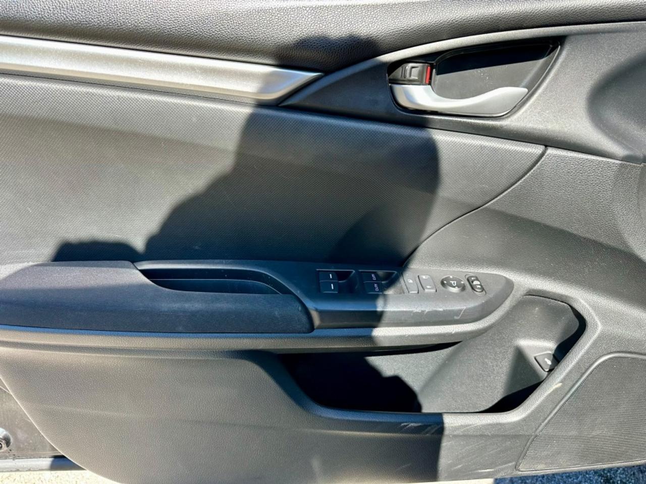 2020 Honda Civic * LX * LOW KM * REBUILD TITLE LX Photo