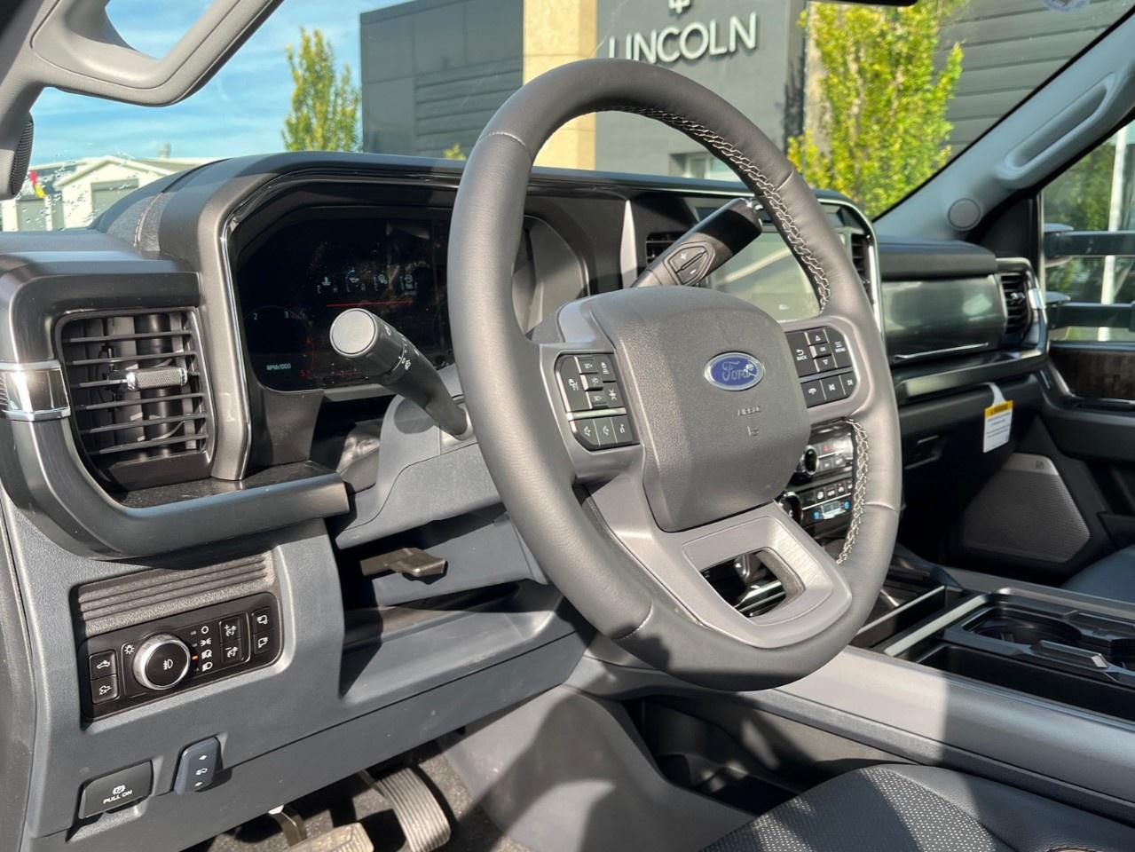 2026 Ford F-350 Super Duty SRW LARIAT 4WD CREW CAB 6.75' BOX Photo