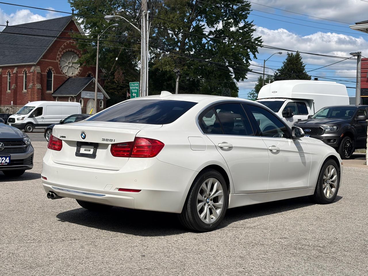 2013 BMW 328i xDrive **AS-IS SPECIAL** Well Maintained - Technology Pkg Photo4