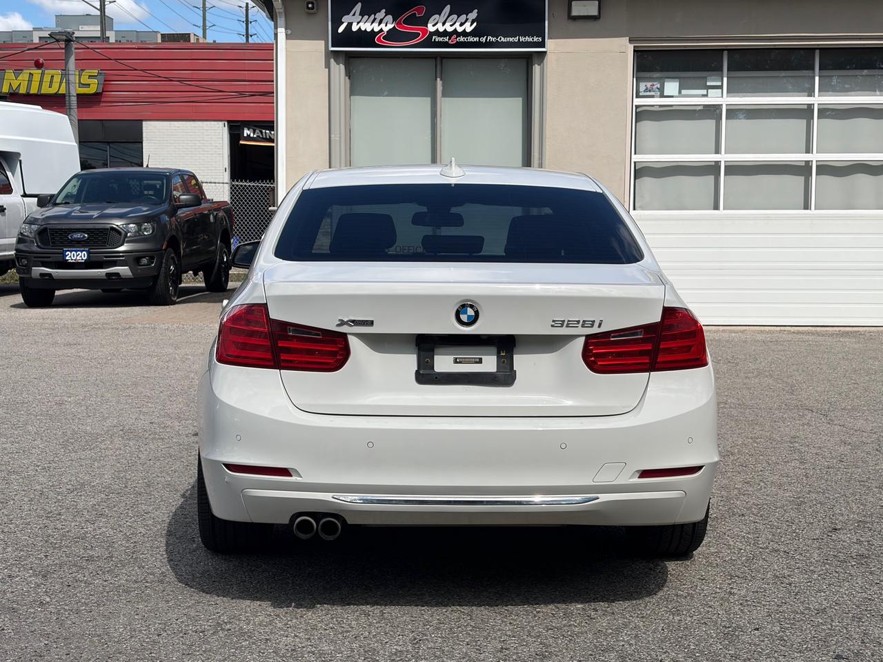 2013 BMW 328i xDrive **AS-IS SPECIAL** Well Maintained - Technology Pkg Photo