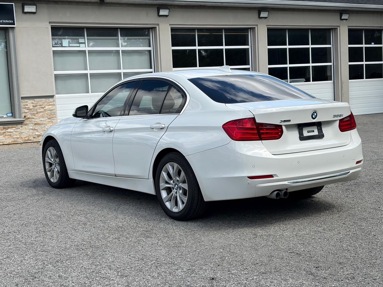 2013 BMW 328i xDrive **AS-IS SPECIAL** Well Maintained - Technology Pkg Photo