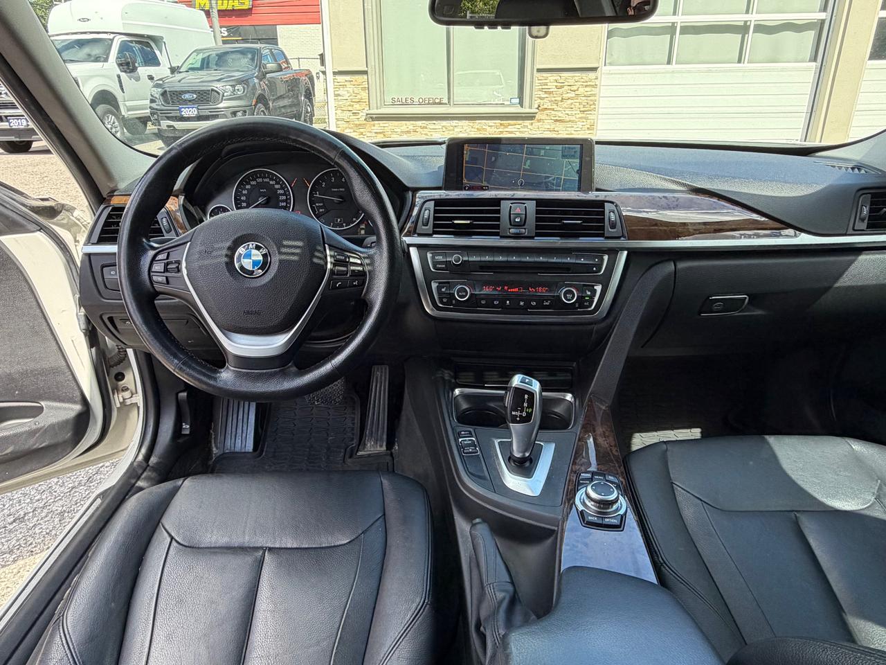2013 BMW 328i xDrive **AS-IS SPECIAL** Well Maintained - Technology Pkg Photo