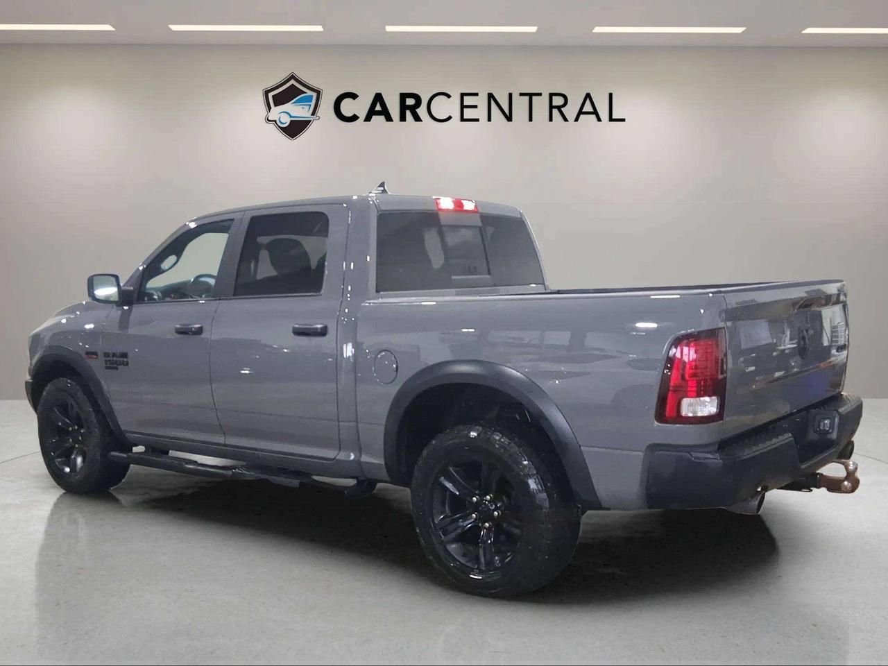 2022 RAM 1500 WARLOCK | CLEAN CARFAX | HEMI | TONNEAU| LOW KMS Photo