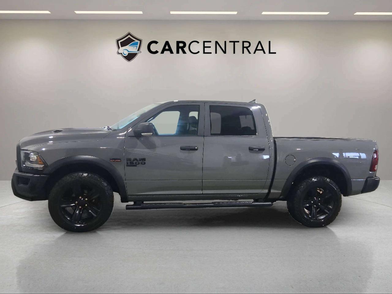 2022 RAM 1500 WARLOCK | CLEAN CARFAX | HEMI | TONNEAU| LOW KMS Photo5