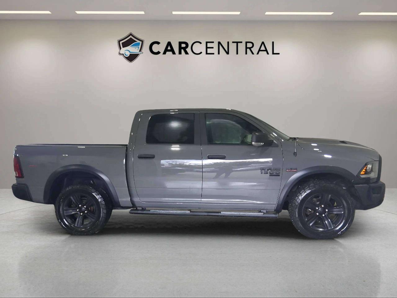 2022 RAM 1500 WARLOCK | CLEAN CARFAX | HEMI | TONNEAU| LOW KMS Photo