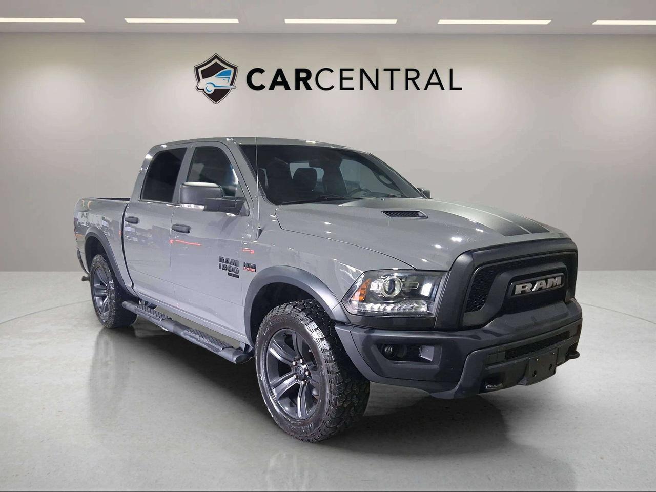 2022 RAM 1500 WARLOCK | CLEAN CARFAX | HEMI | TONNEAU| LOW KMS Photo