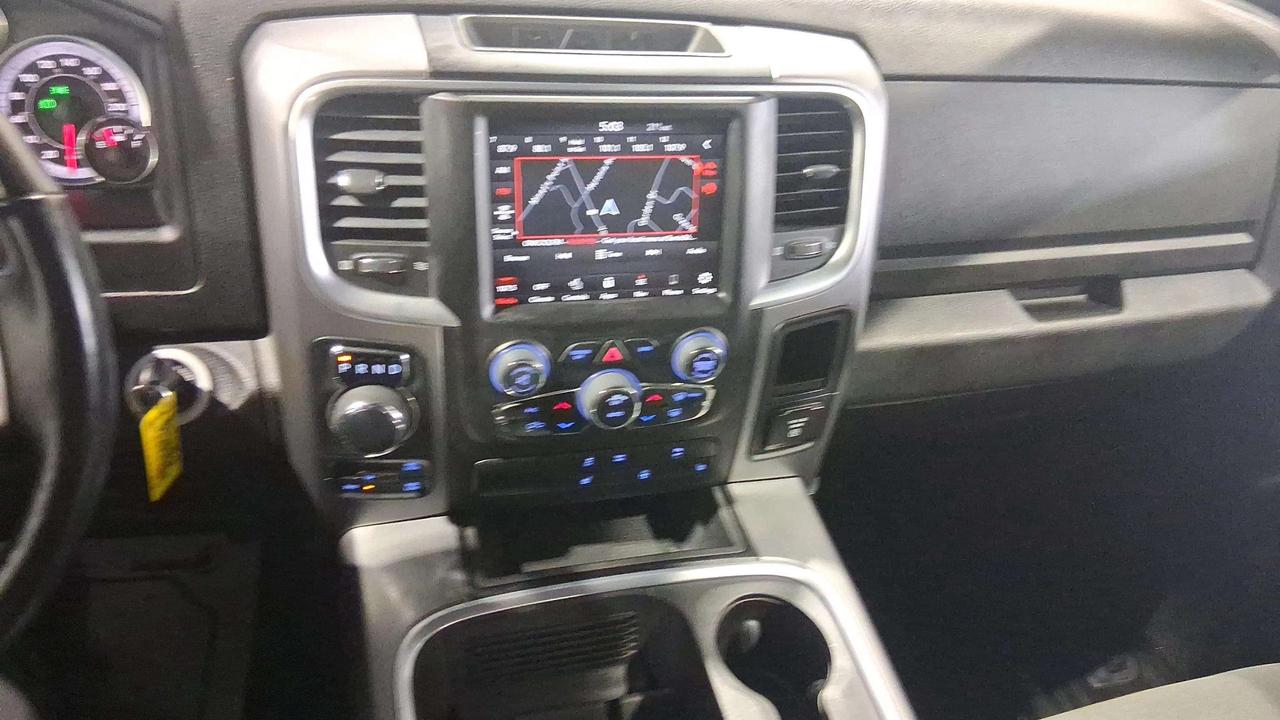 2022 RAM 1500 WARLOCK | CLEAN CARFAX | HEMI | TONNEAU| LOW KMS Photo