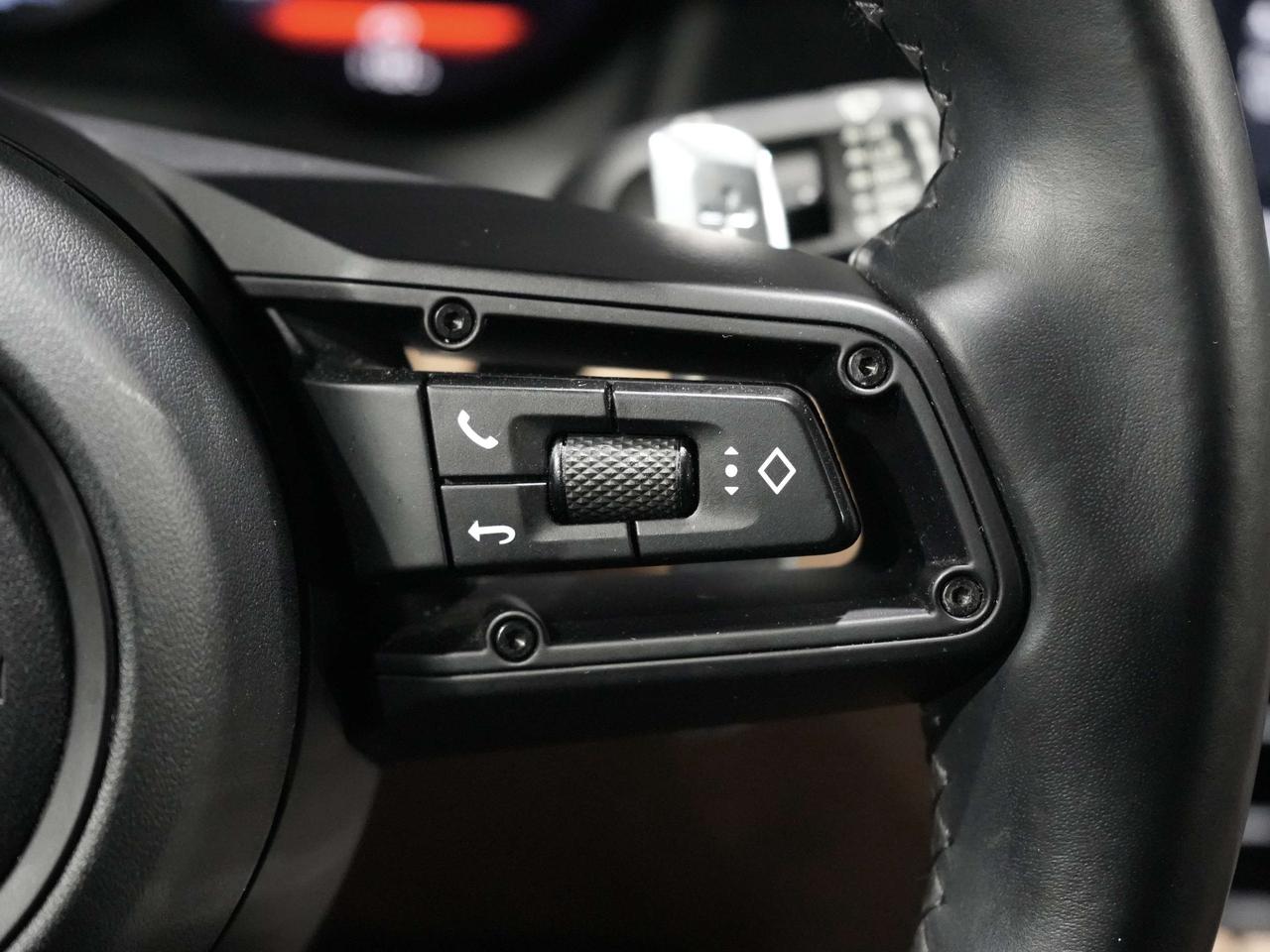 2022 Porsche Macan AWD|PANO|DRIVE ASSIST| NO ACCIDENTS | Photo