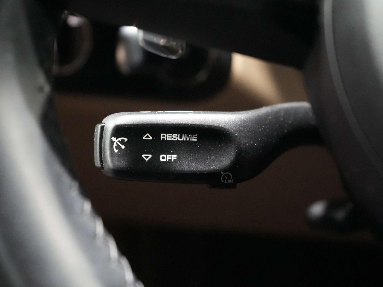 2022 Porsche Macan AWD|PANO|DRIVE ASSIST| NO ACCIDENTS | Photo
